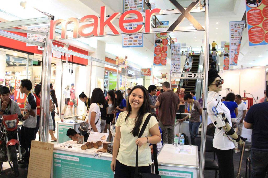 Curiosity in Communities